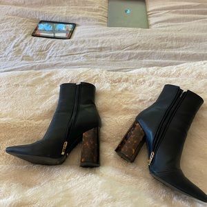 Shell heel boots
